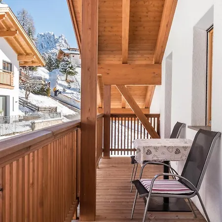 Villa Solinda App Rossini Selva di Val Gardena Exterior photo
